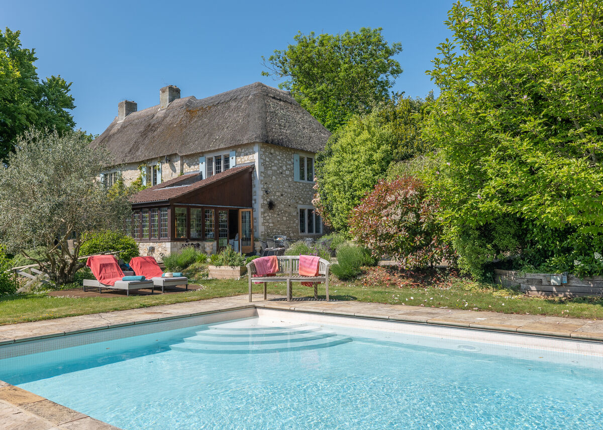 1. House and Pool.jpg