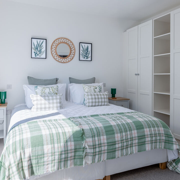 11. Bedroom 1.jpg