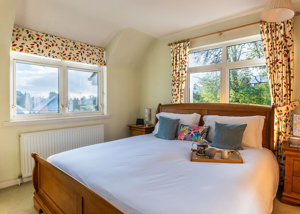 11. Master Bed 1.jpg