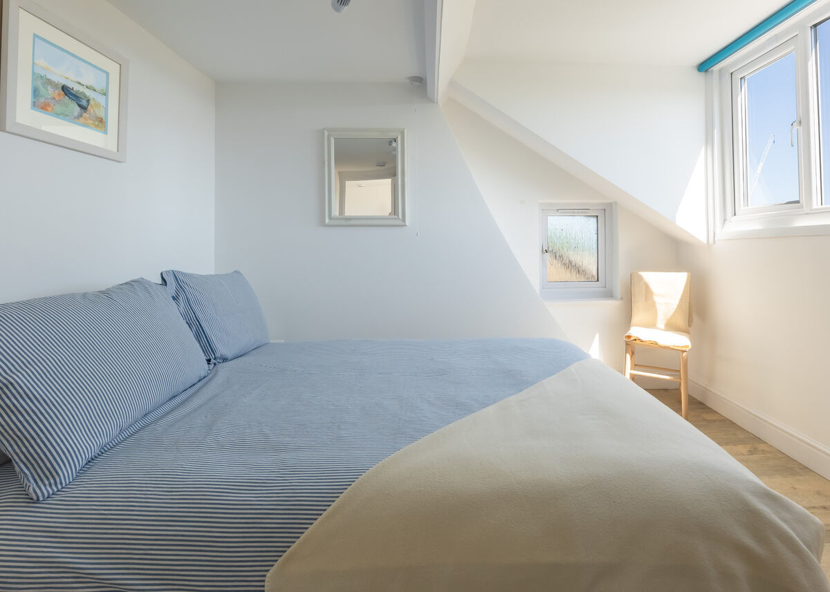 14. Master Bedroom 2.jpg