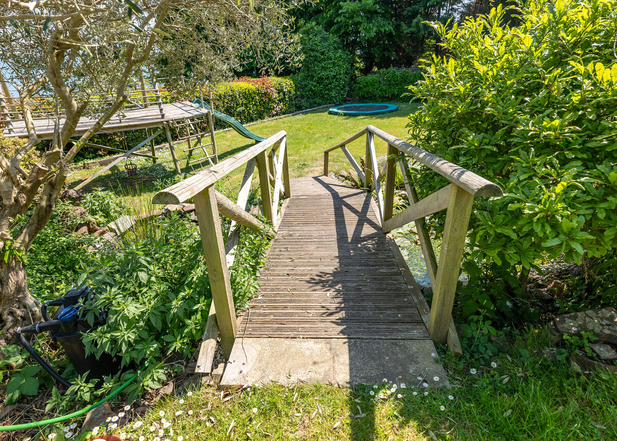 16. Kids Play area.jpg