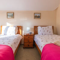 16. Twin Bedroom 2.jpg