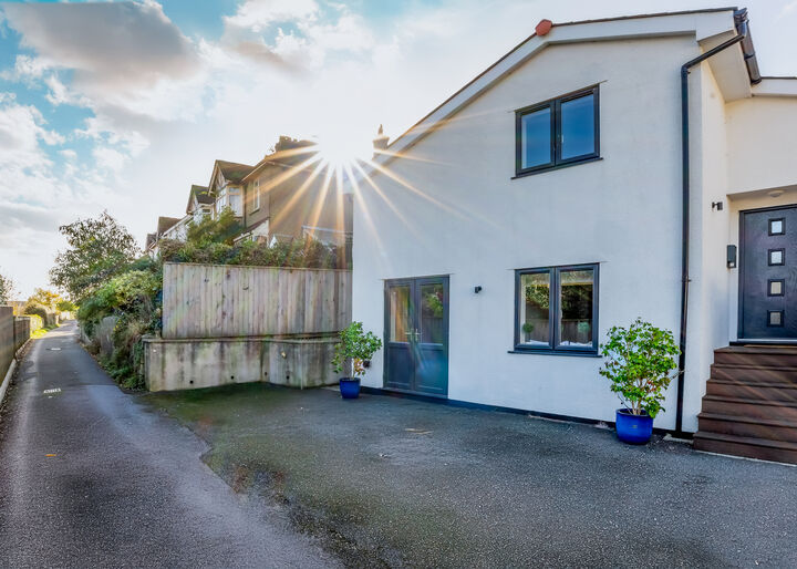 Sunny Side House