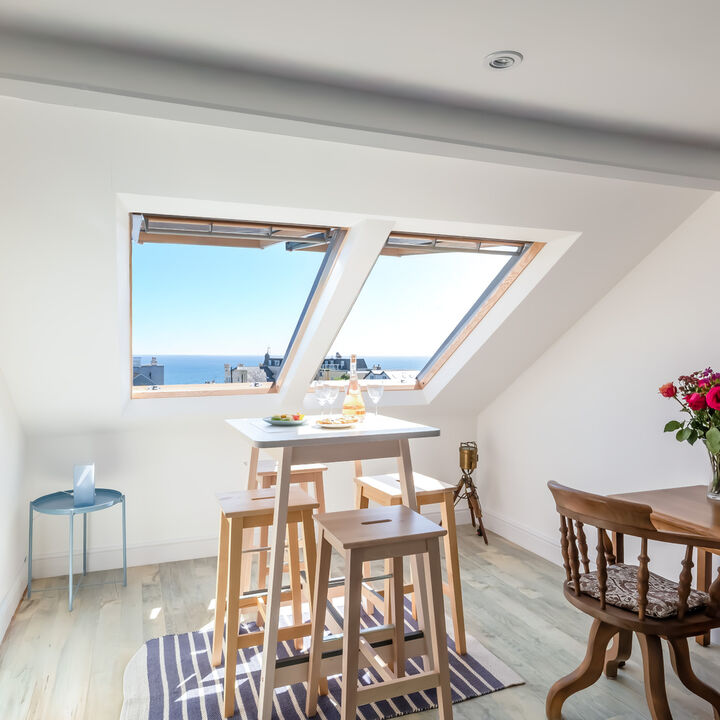 17. Top Floor Seating Area 2.jpg