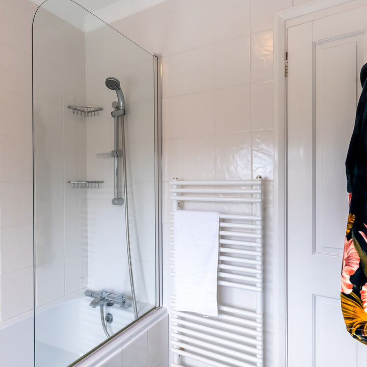 18. Bathroom 2.jpg