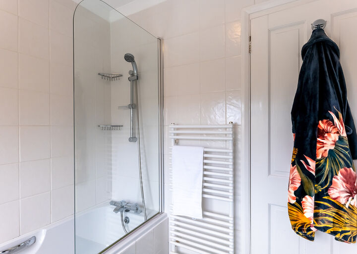 18. Bathroom 2.jpg