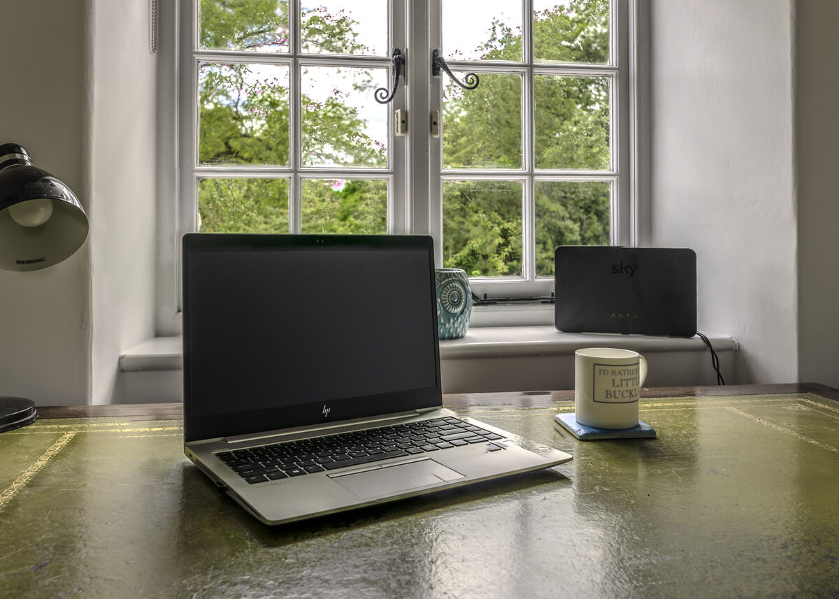 18. Hallway Desk.jpg