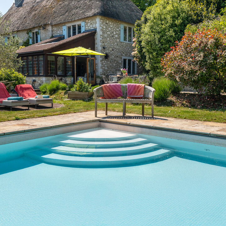 2. Pool.jpg