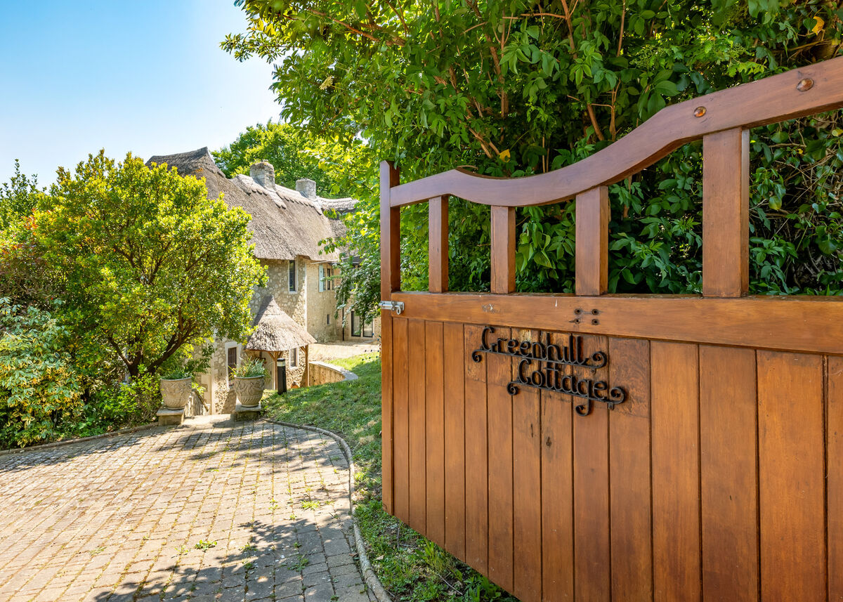 21. Driveway Entrance.jpg