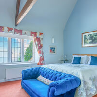 38 Master Bedroom.jpg