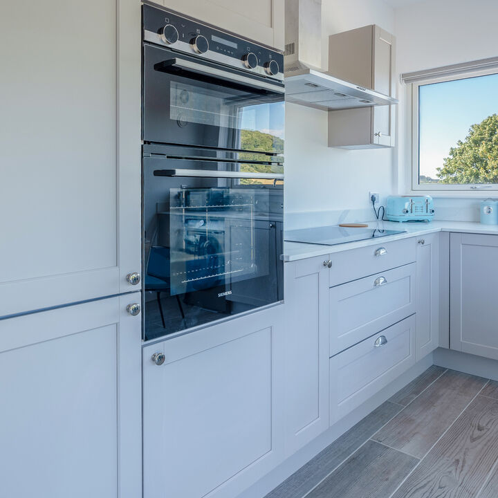 4. Kitchen.jpg