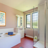 46. Family Bathroom.jpg