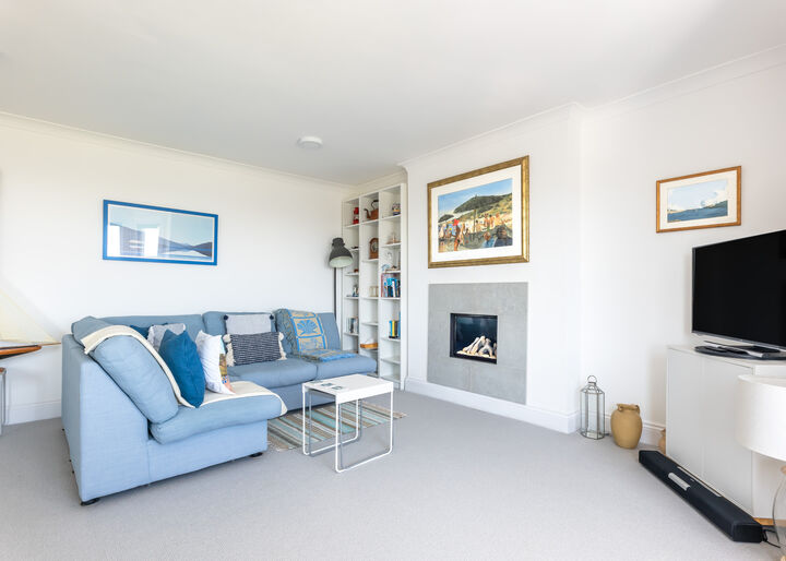 5. Living Room 3.jpg