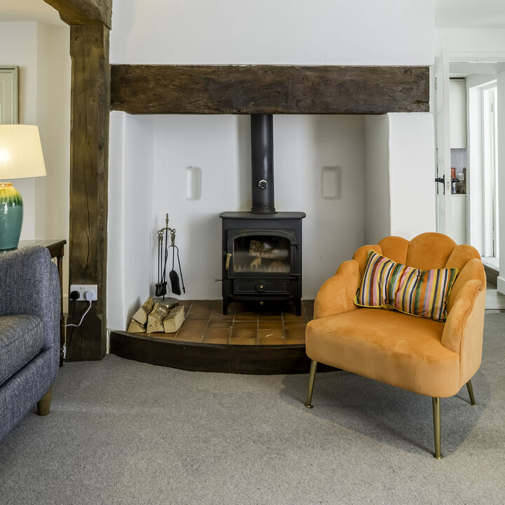 6. Front Room.jpg