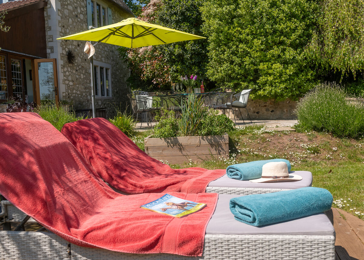 6. Pool Loungers.jpg