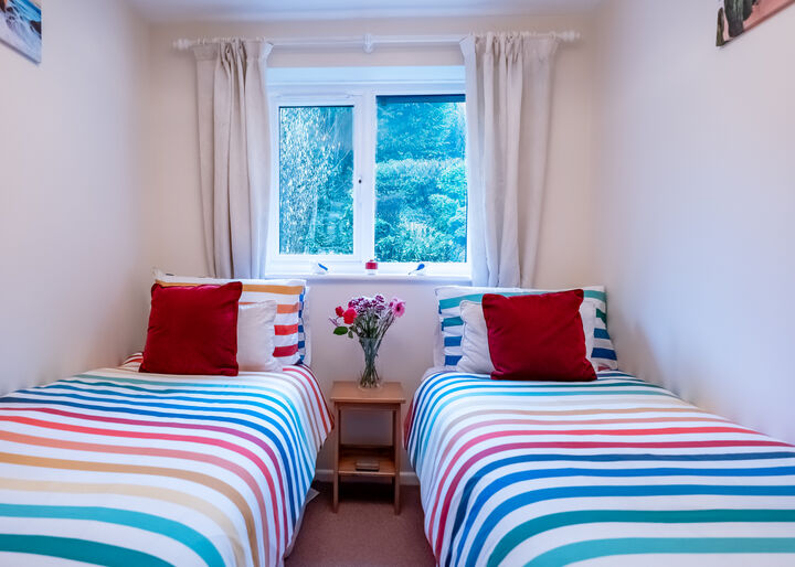 7. 2nd Bedroom.jpg