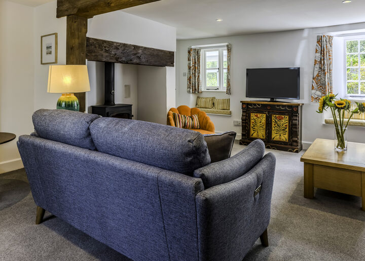 7. Front Room.jpg