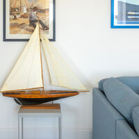 7. Living Room Feature.jpg