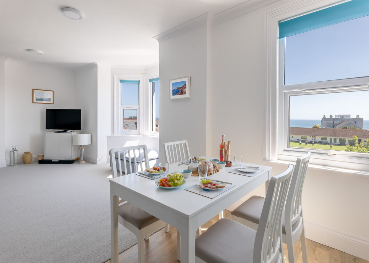 9. Dining Area 2.jpg