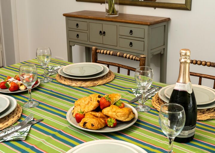 9. Dining Room.jpg